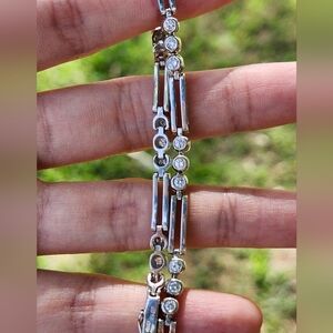 Heavy platinum 1.5 carat natural diamond braclet